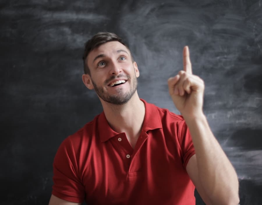 Adulte en réflexion autour du haut potentiel intellectuel